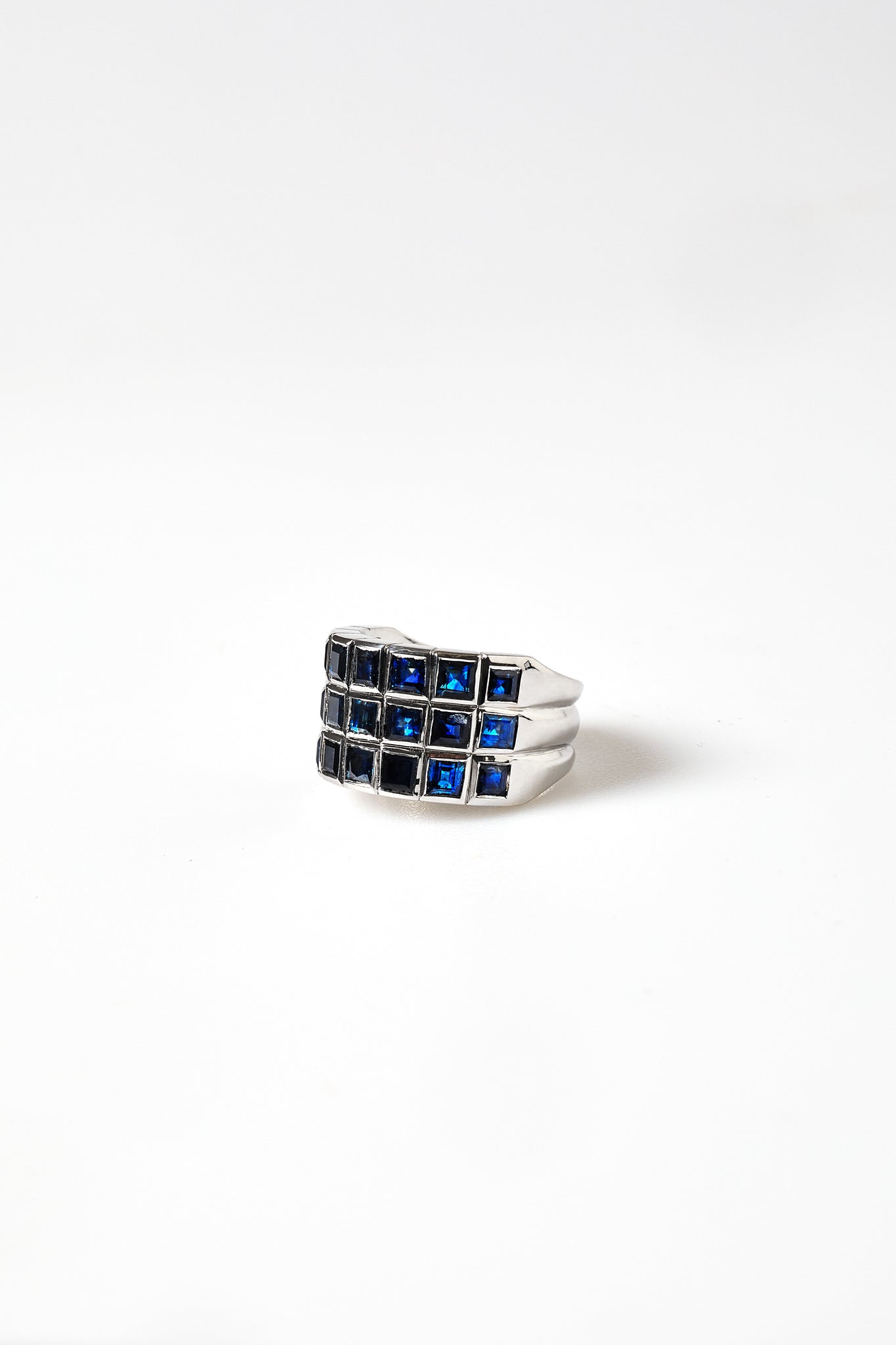 Reflection Blue Sapphire ring