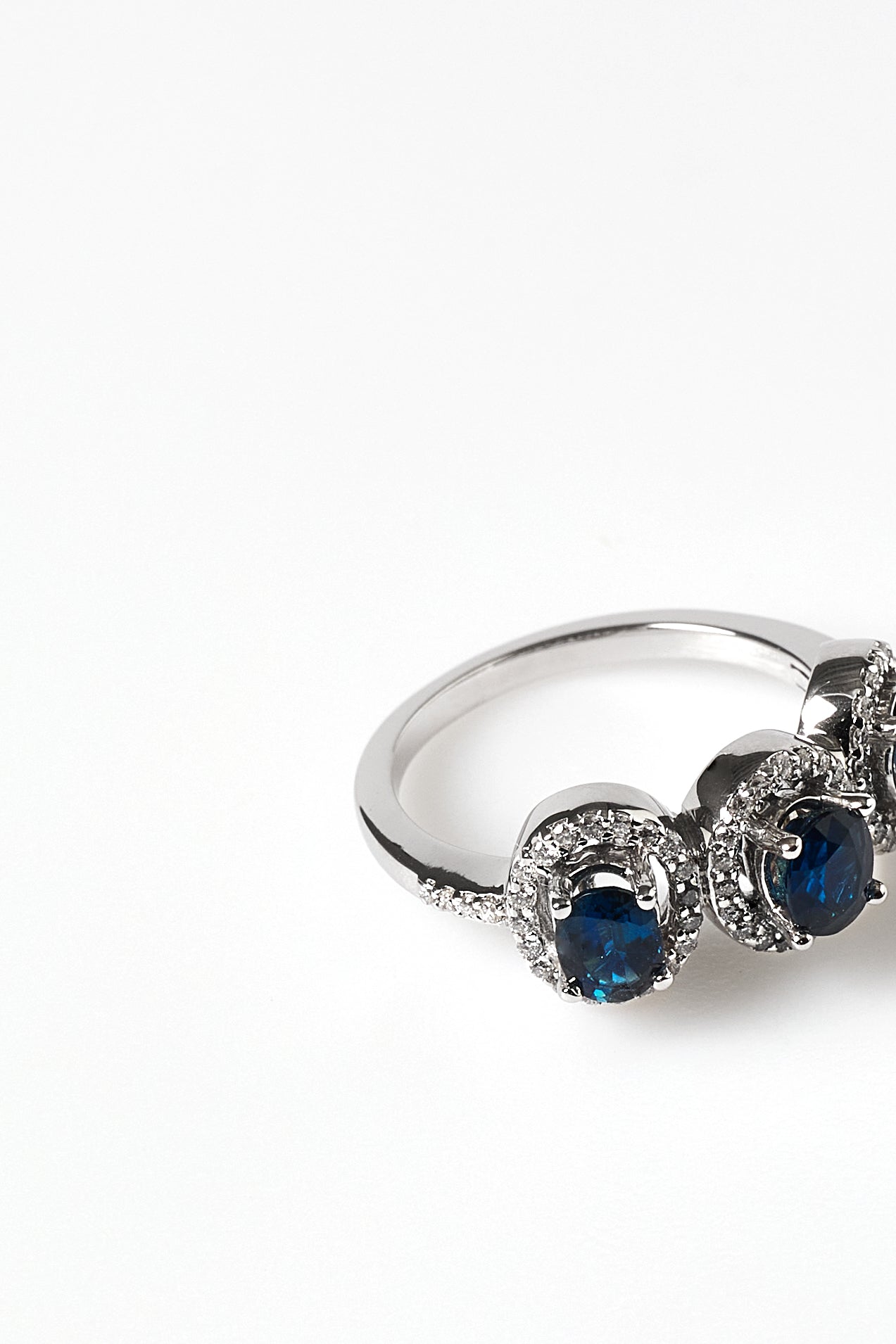 Hypnosis Blue Sapphire ring