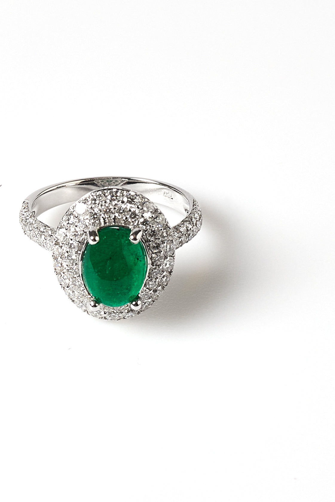 Hypnosis Emerald Cabochon ring