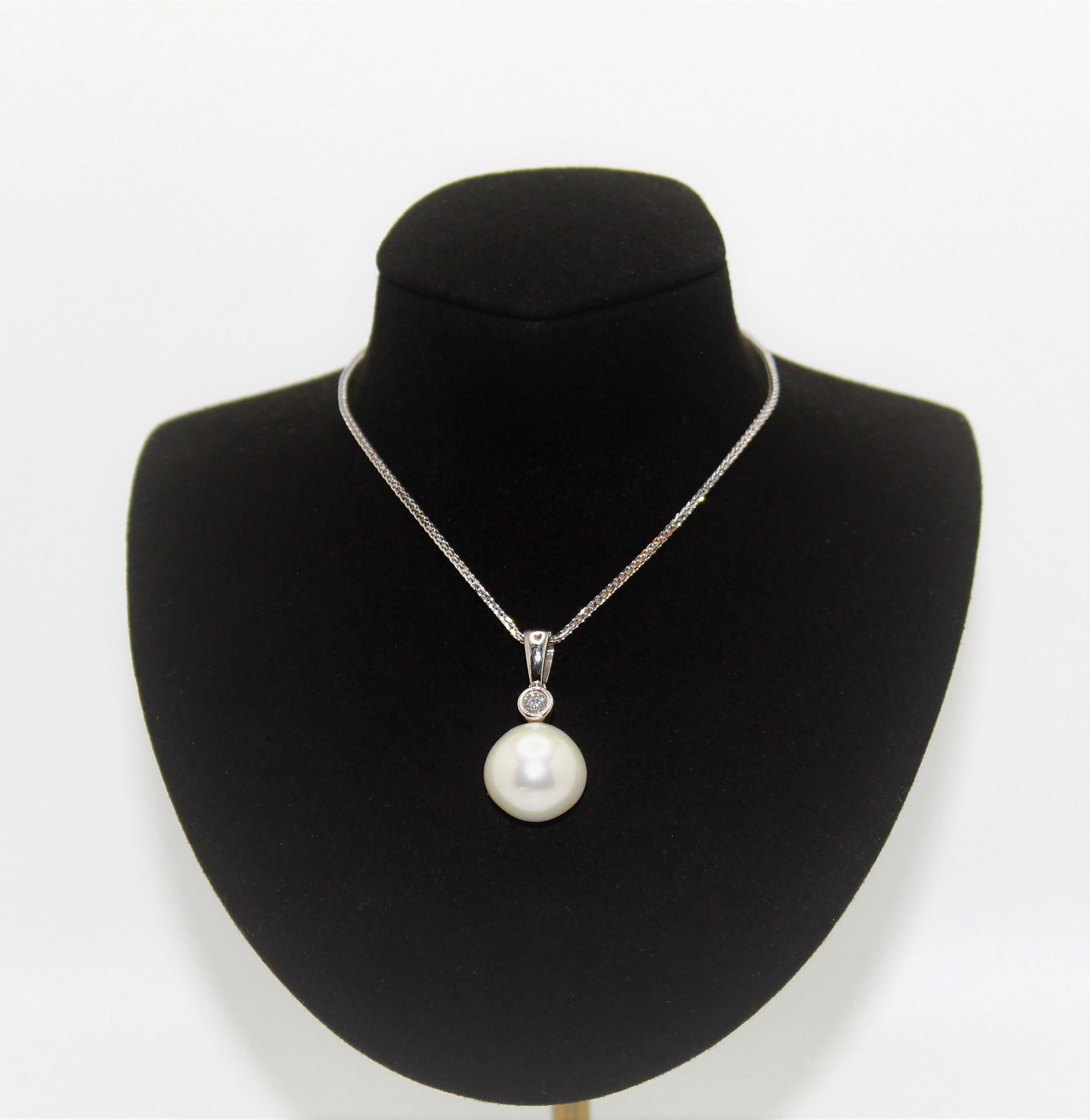 Australian Pearl pendant